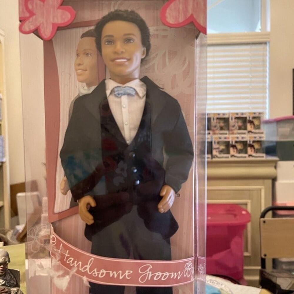 Mattel 2004 Groom Ken Steve Barbie African American Doll curly Hair